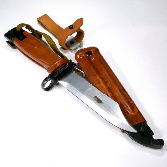 Picture of RUSSIAN TYPE-2 AKM AK74 BAKELITE BAYONET, TULA