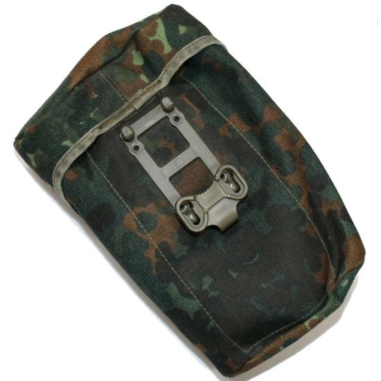 Picture of GERMAN WATER CANTEEN AND POUCH