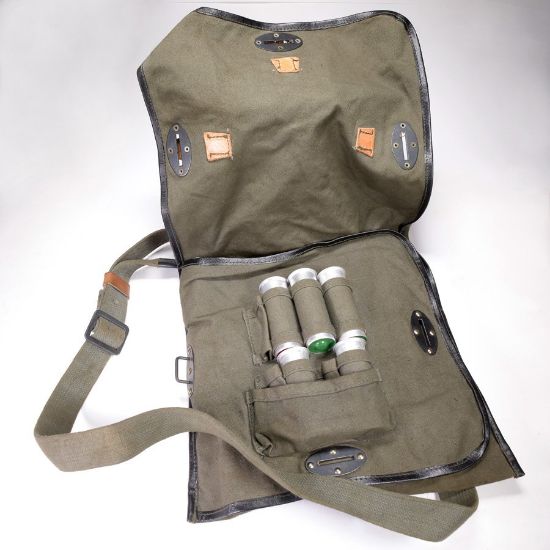 Picture of RUSSIAN 26.5MM FLARE GUN POUCH