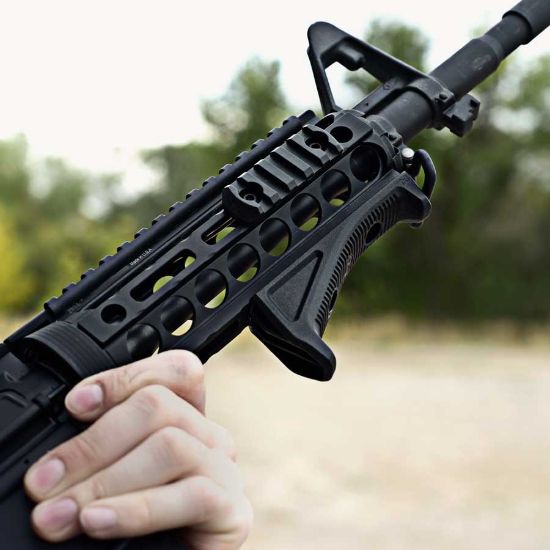 Picture of AR M4 M-SERIES 2-PIECE M-LOK HANDGUARD, CARBINE LENGTH, MIDWEST INDUSTRIES