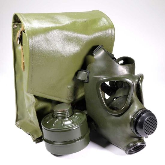 Picture of HUNGARIAN M74 GAS MASK WITH FILTER, NOS UNISSUED