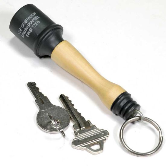 Picture of GERMAN REPRO WOOD M1924 GRENADE KEY CHAIN