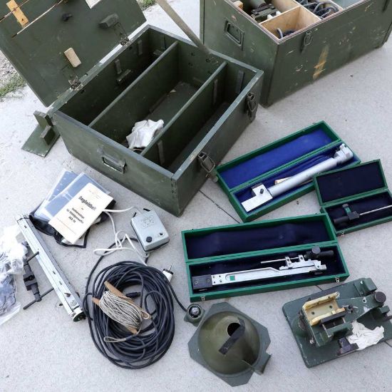 Picture of EAST GERMAN DDR DEPOT LEVEL, MULTI-WEAPON OPTICAL SIGHTING SYSTEM, ARMORERS TOOLS