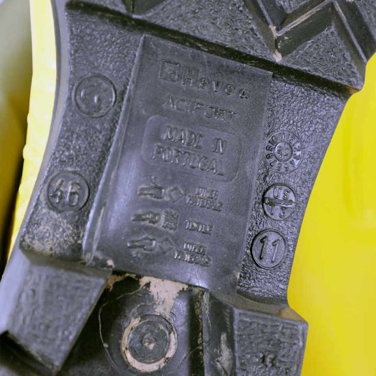 Picture of CZECH YELLOW 1-PC CHEMICAL SUIT WITH BOOTS, BAG AND GLOVES