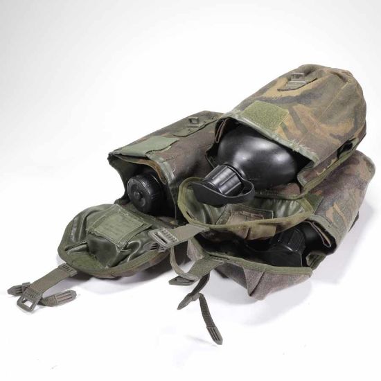 Picture of BRITISH BLACK CANTEEN WITH CAMO POUCH