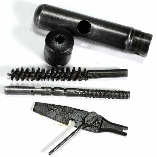 Picture of RUSSIAN AKM ROUND CLEANING KIT, SURPLUS G-VG
