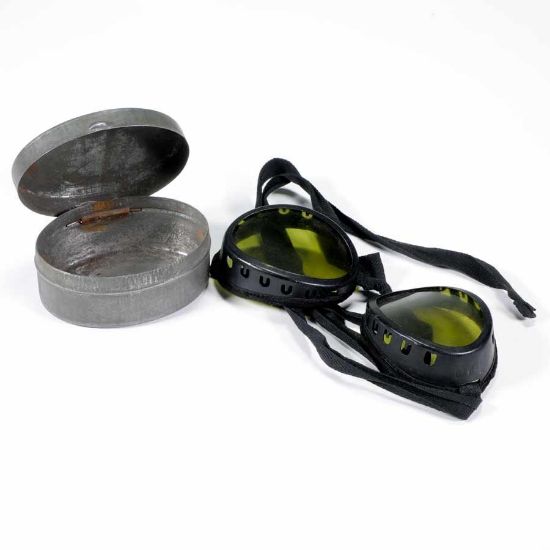 Picture of VINTAGE WW II ERA SWISS GOGGLES W/ METAL CASE
