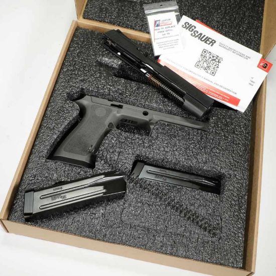 Picture of SIG CALIBER X-CHANGE KIT 9MM P320-X5, GRAY FINISH, FIBER OPTIC FRONT & R2 ADJUSTABLE REAR, TWO MAGS