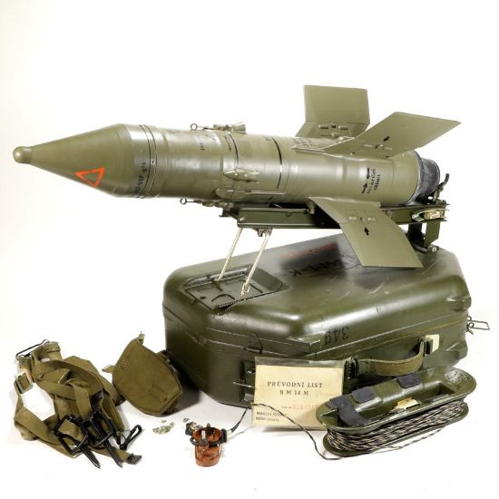 Picture of SUITCASE SAGGER 9M14 MALYUTKA AT-3 INERT MISSILE W/ CASE