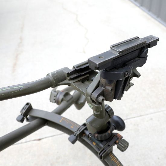 Picture of HK21E HK23E TRIPOD, FIELD MOUNT, MODEL 1102