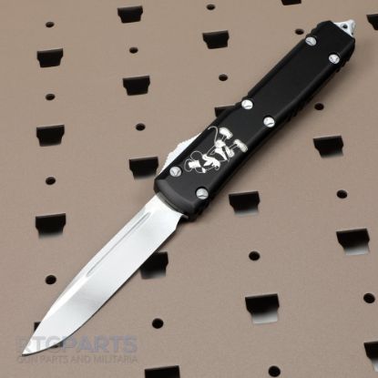 Picture of MICROTECH ULTRATECH STEAMBOAT WILLIE, S/E OTF, BLACK, 3.4 INCH, DISTRESSED WHITE, 121-1SB