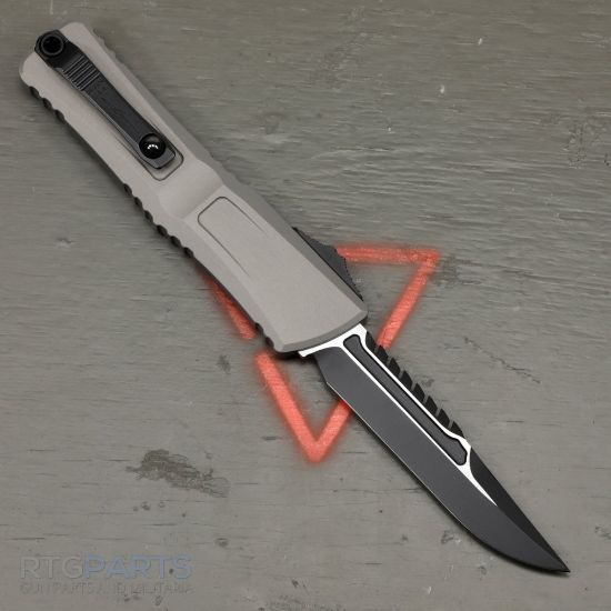 Picture of MICROTECH COMBAT TROODON INTERCEPTOR GEN III, OTF, NATURAL CLEAR, 4 INCH, BLACK BLADE, 1217-1NCS