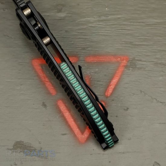 Picture of MICROTECH STITCH AUTO, S/E, BLACK ALUMINUM HANDLE, 3.7 INCH, BLACK BLADE, ANTIQUE GREEN TITANIUM BACKSPACER, 169-1BK-A3TI