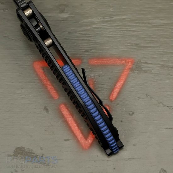 Picture of MICROTECH STITCH AUTO, S/E, BLACK ALUMINUM HANDLE, 3.7 INCH, BLACK BLADE, BLUE TITANIUM BACKSPACER, 169-1BK-A1TI