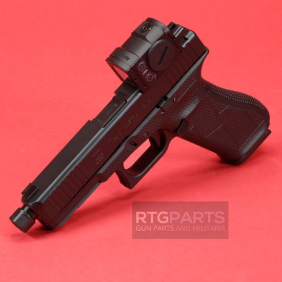 Picture of GLOCK 17CK GEN5 9MM W/ AIMPOINT ACRO, SR SIGHTS, 2-BARRELS, 3X17RD MAGS