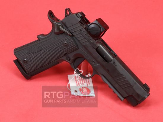 Picture of SIG SAUER 1911 X-CARRY 4.25" 45ACP ROMEO BLACK, 1911XCA-45-BRX3-RXX