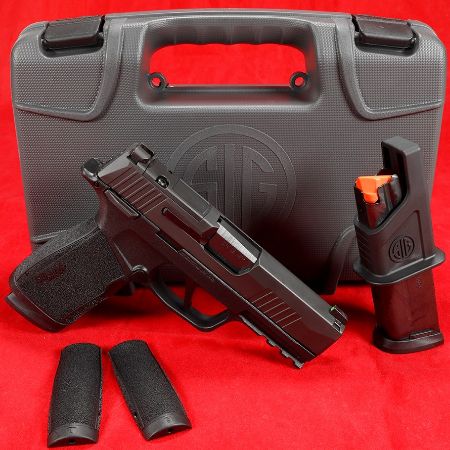 Sig Sauer, P365, XMacro, Striker Fired, Semi-automatic, Polymer Framed Pistol, Sub-Compact, 9MM, 3.7" Barrel, Nitron Finish, Black, XRAY3 Day/Night Sights, Optic Ready, Manual Safety, 2x17rd Magazines, X-Macro, 798681672707, 365XCA-9-BXR3-MS, RTG Parts