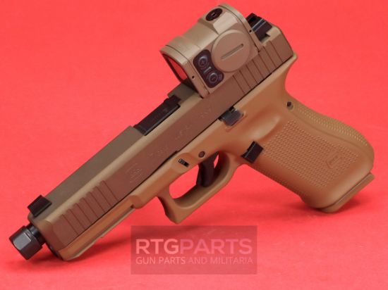 Picture of GLOCK 17CK GEN5 FDE 9MM W/ AIMPOINT ACRO, SR SIGHTS, 2-BARRELS, 3X17RD MAGS
