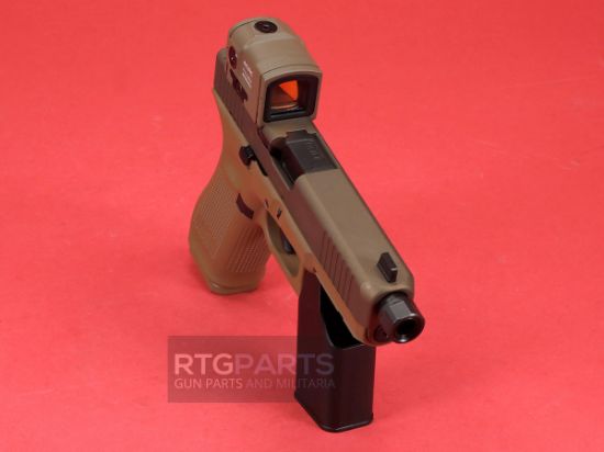 Picture of GLOCK 17CK GEN5 FDE 9MM W/ AIMPOINT ACRO, SR SIGHTS, 2-BARRELS, 3X17RD MAGS