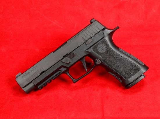 Sig Sauer, P320XF, Striker Fired, Semi-automatic, Polymer Frame Pistol, Full Size, 9MM, 4.7" Barrel, Polymer Frame, Nitron Finish, Black, XSeries Flat Trigger, XRAY3 Night Sights w/R2 Base Plate. 17 Rounds, 2 Magazines, 798681663644, FFL-SIG-320XF-9-BXR3P-R2, RTG Parts