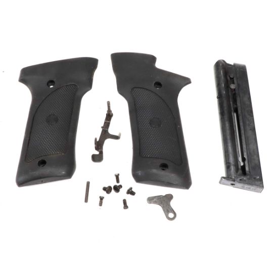 Picture of S&W 422 MAG WITH GRIP AND SPARE PARTS