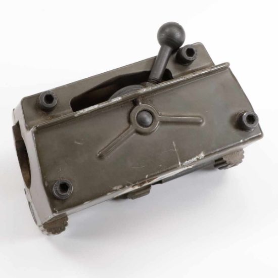 Picture of MG3 LAFETTA CENTRAL ADJUSTMENT & LATCH ASSEMBLY