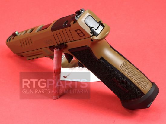 Picture of SIG P365 AXG DH3 9MM 3.7" COMP OR COY 21RD/17RD