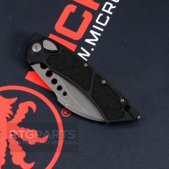 Picture of MICROTECH HAWK AUTO KARAMBIT, BLACK ALUMINUM TEXTURED, 4" M390 HAWKBILL APOCALYPTIC, 166-10AP