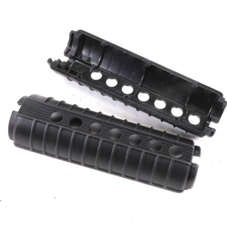Picture of PLASTIC M4 STYLE HANDGUARD SET USED VG
